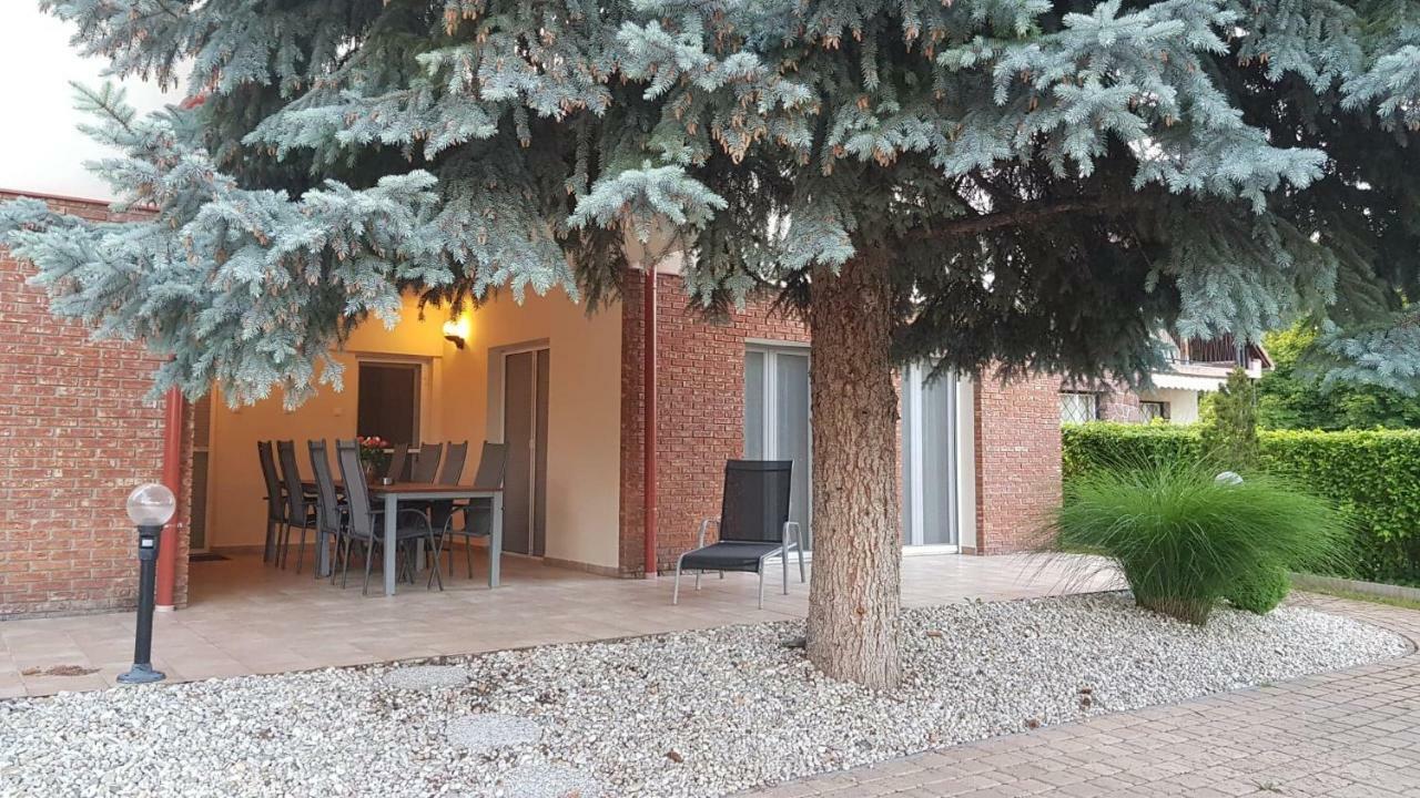 Mimi Apartman Balatonalmádi Exteriör bild